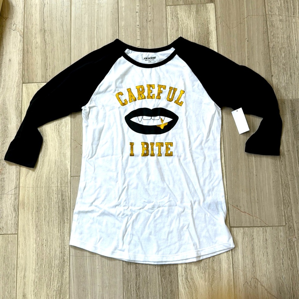 Halloween 🎃🧛‍♀️ sparkly vampire “Careful - I Bite” shirt - new, never worn